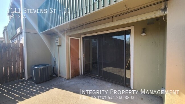 Building Photo - 1111 Stevens St