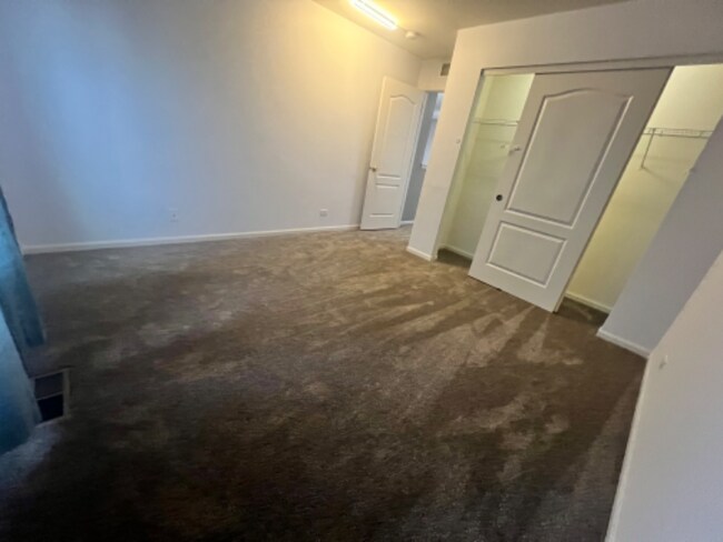 Building Photo - 524 Majestic Ln