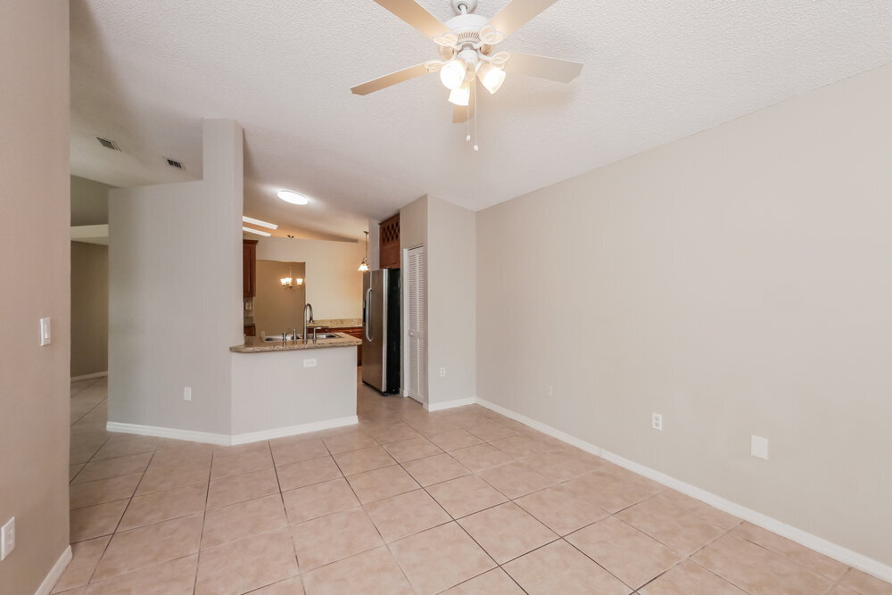Building Photo - 428 Lakeside Cir