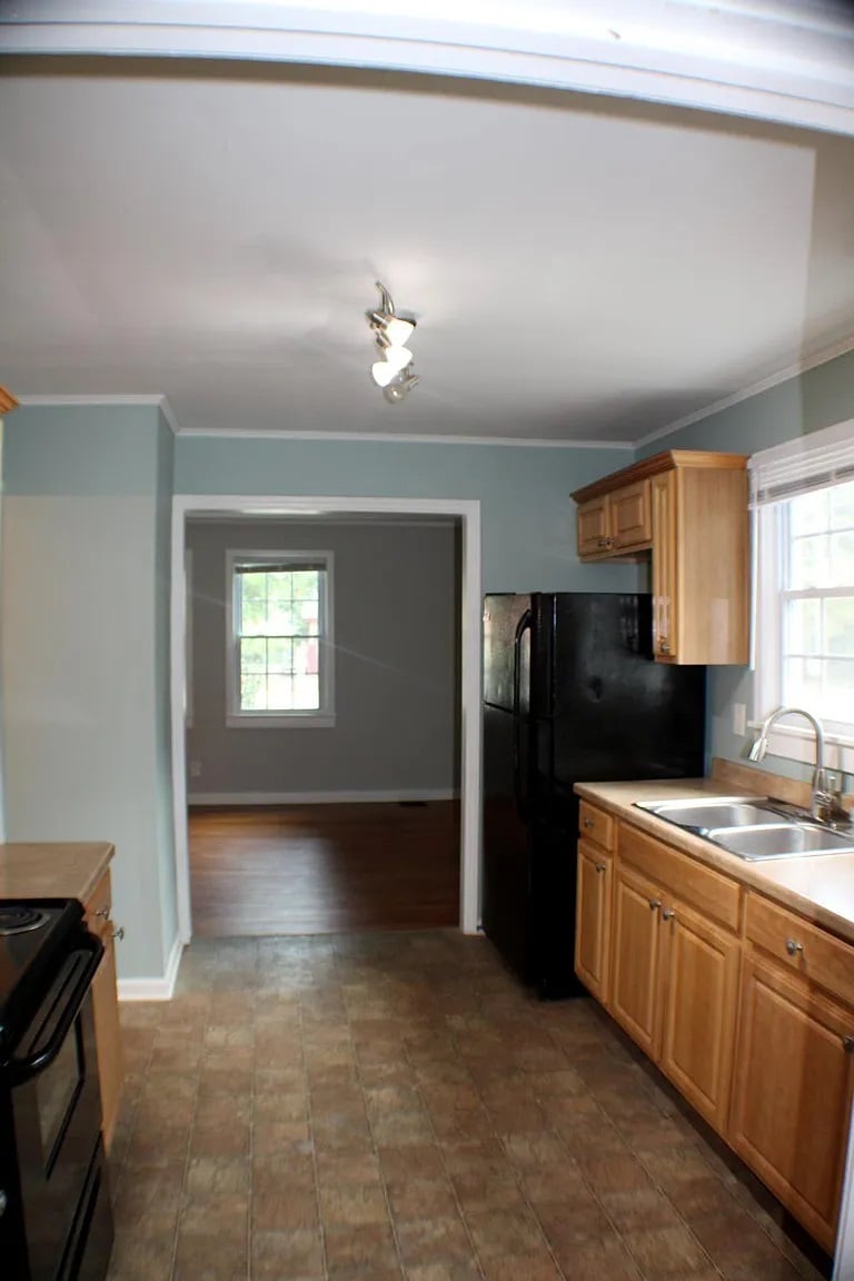 Building Photo - 3816 The Plaza