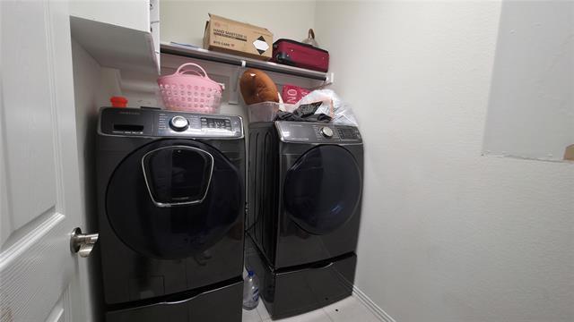 Building Photo - 358 Llano Dr