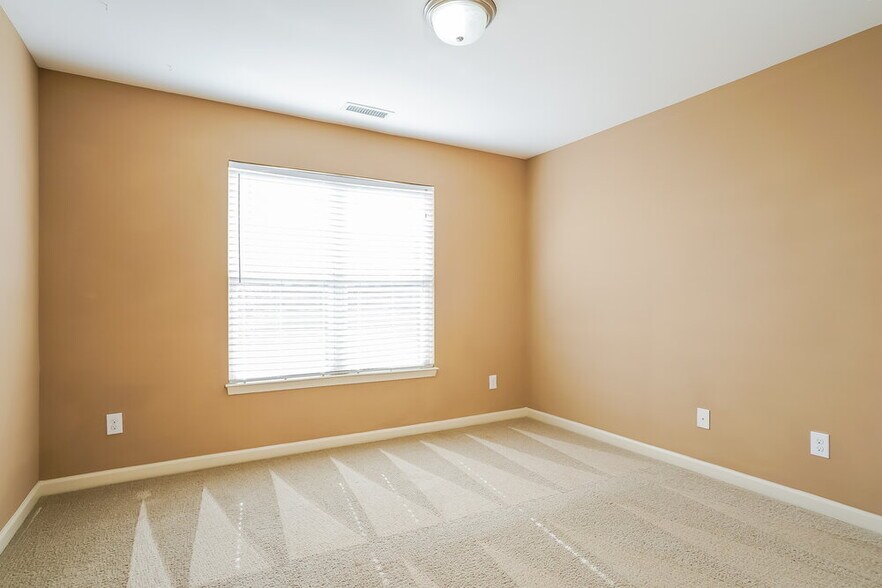 Building Photo - 34 Wensley Ct