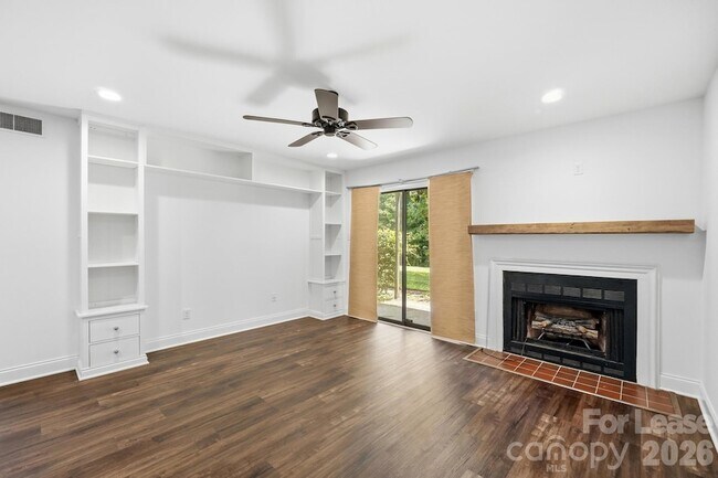 Building Photo - 2900 Heathstead Place