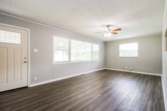 Building Photo - 6917 Sayler Ave