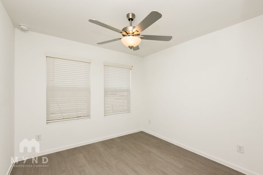 Building Photo - 2709 Ctr Crk Ln