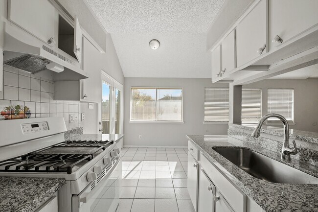 Building Photo - 13702 Tanvern Ct