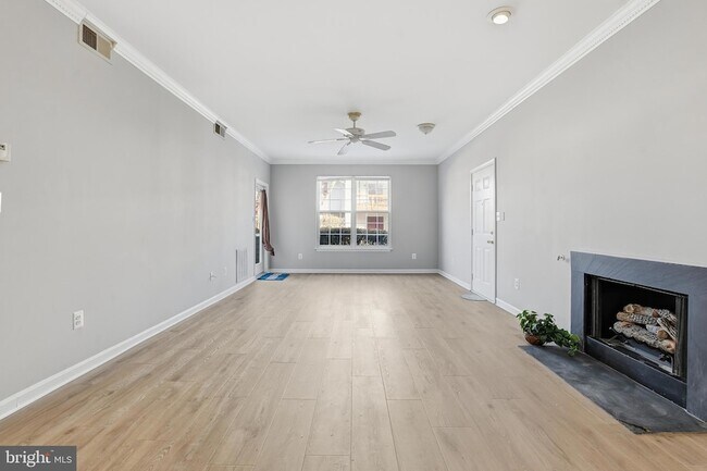 Building Photo - 9212 Azure Ct