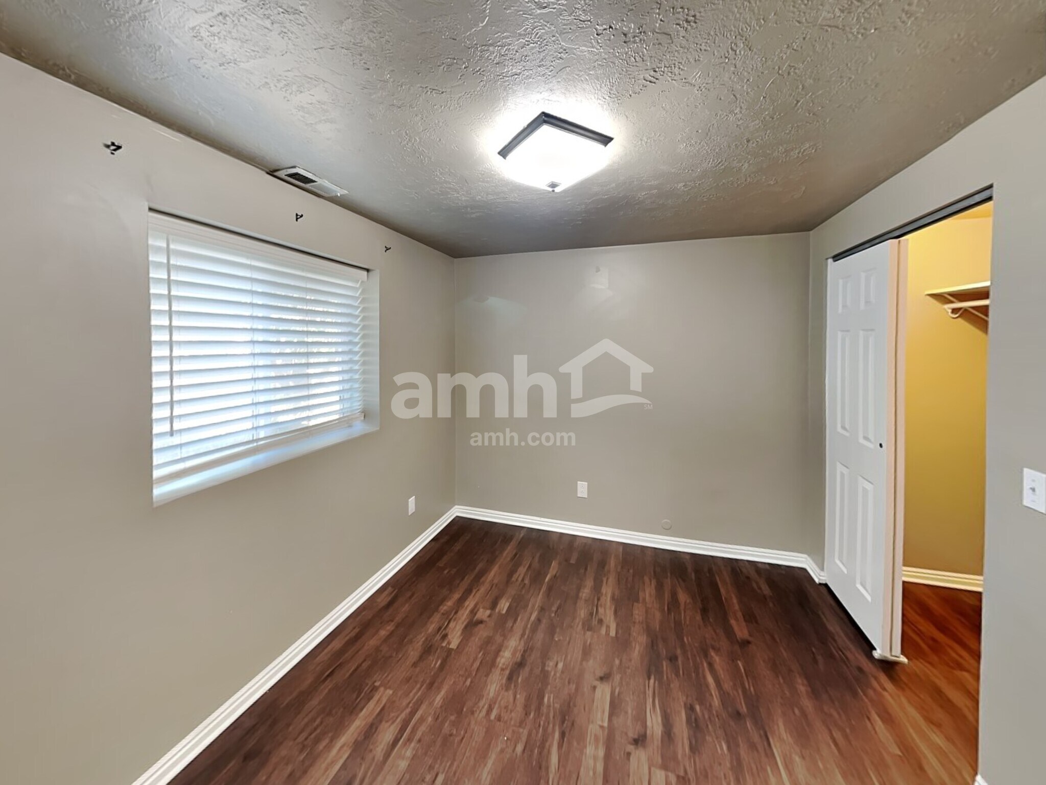 Building Photo - 307 S 1050 E