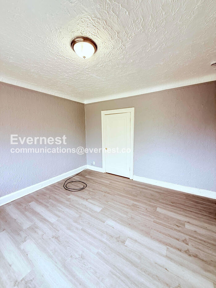 Building Photo - 13909 Hartwell St