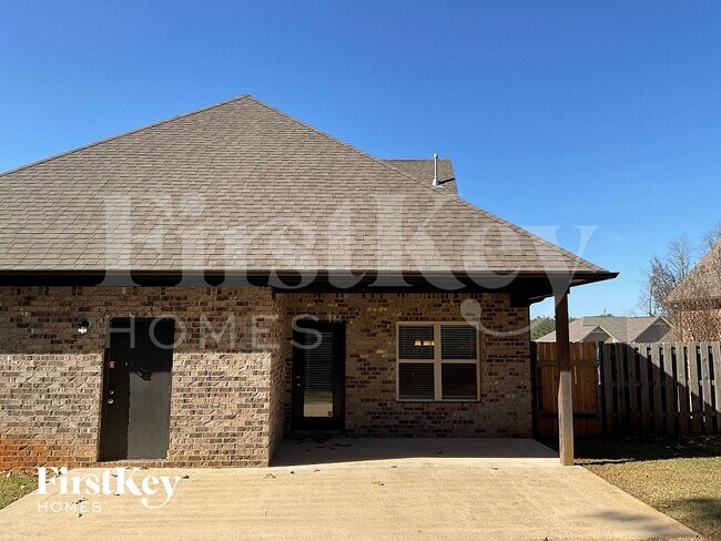 Building Photo - 6366 Cove Ln