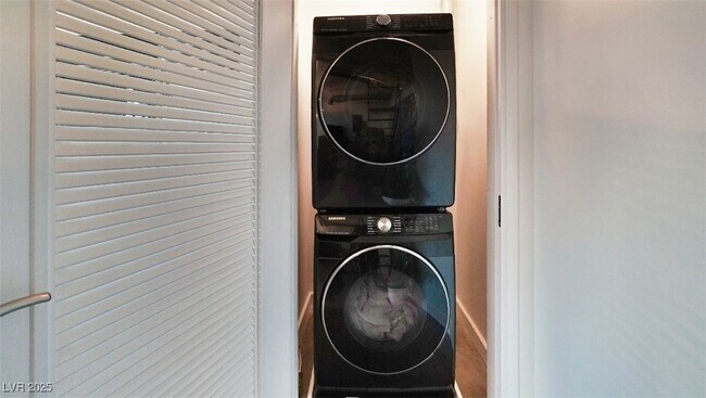 Building Photo - 200 Hoover Ave