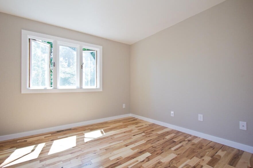 Building Photo - 2342 Folsom St