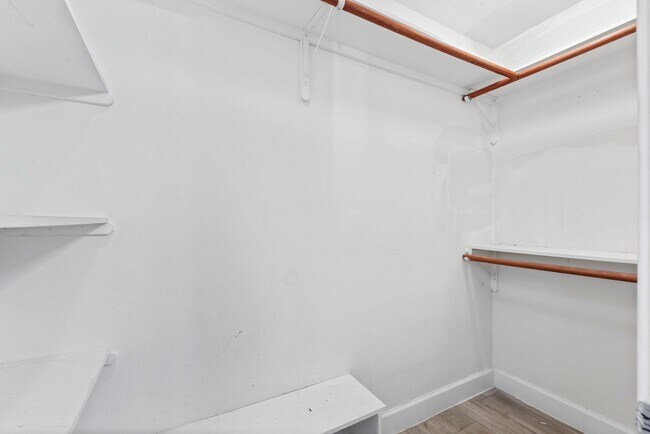 Building Photo - 3010 Westerland Dr