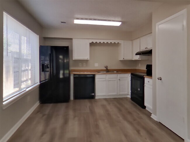 Building Photo - 7434 Tetela Dr