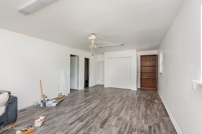 Building Photo - 4100 Fox Lake Rd