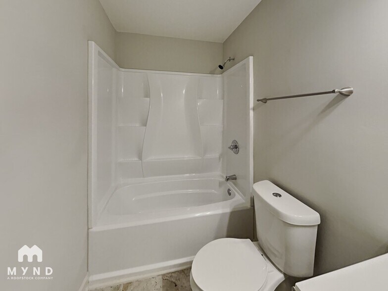 Building Photo - 2241 Thornfield Rd