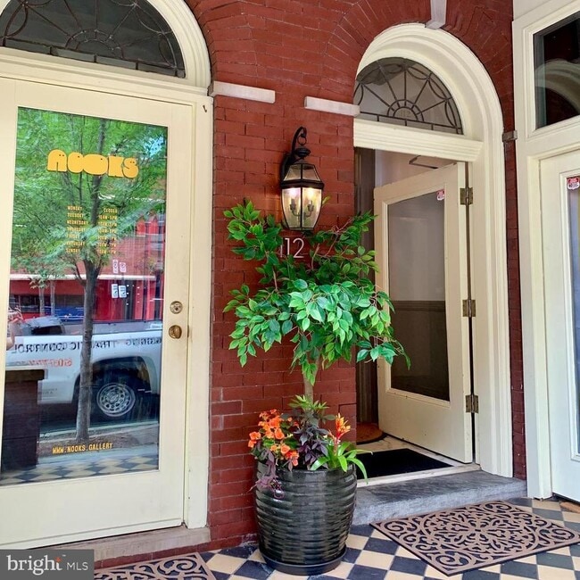 Primary Photo - 112 N Prince St