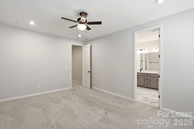 Building Photo - 615 Myrick Aly