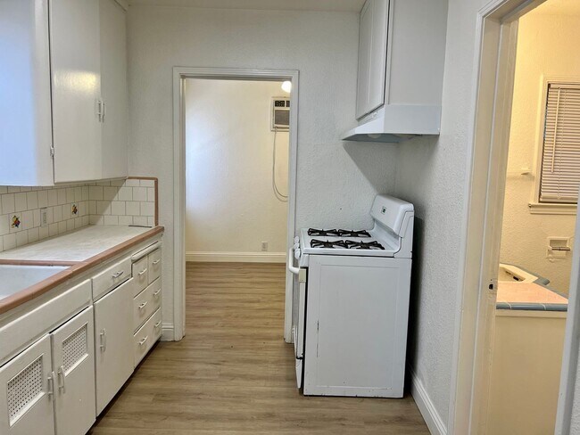 Building Photo - 1310-1314 P St