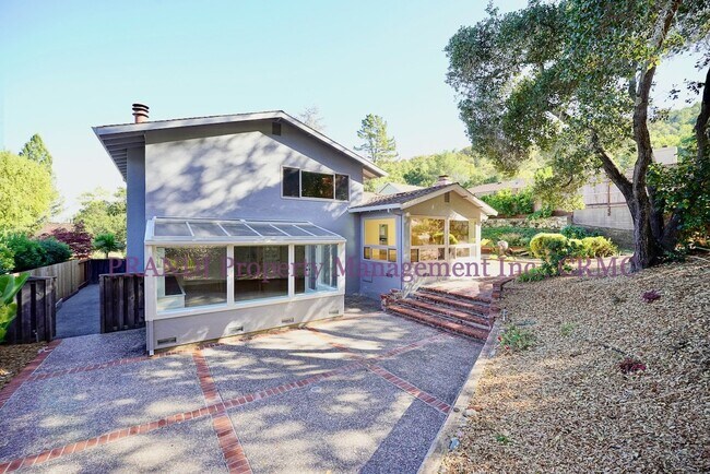 Building Photo - Quality Novato Home With Great Floorplan N...