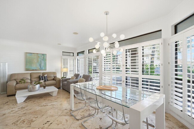 Building Photo - Charming 2-Bedroom Casita