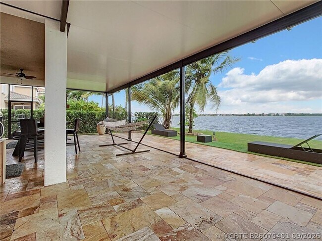 Building Photo - 4827 SW 183rd Ave