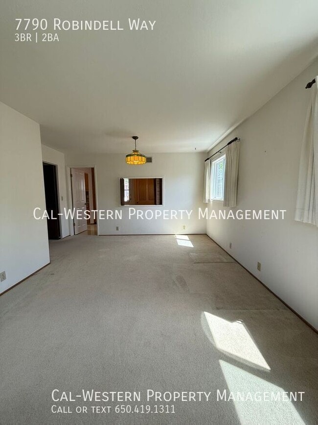 Building Photo - 7790 Robindell Way