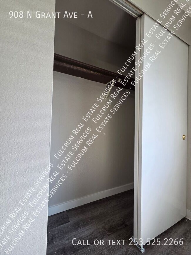 Building Photo - 908 N Grant Ave