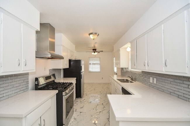 Building Photo - 5330 Windswept Ln