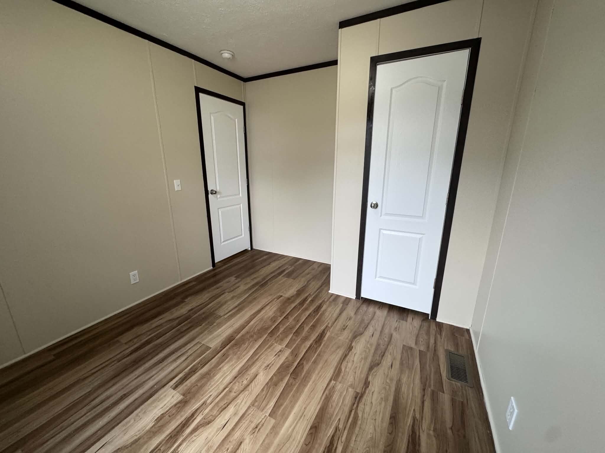 Building Photo - 48596 Leafdale Ct