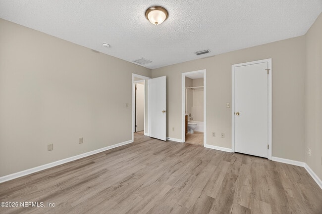 Building Photo - 2512 Bluffton Dr