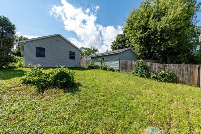 Building Photo - 2131 Prospect Ave