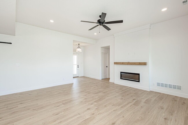 Building Photo - 4505 Chambers Bay Dr