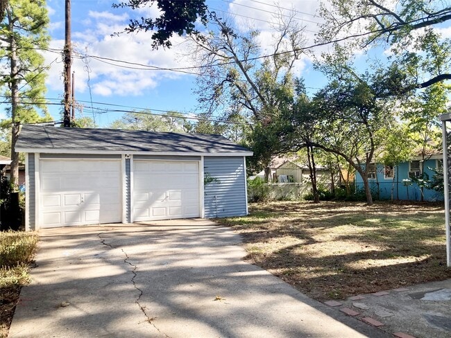 Building Photo - 10124 Homestead Rd