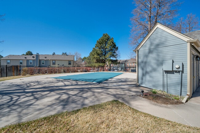 Building Photo - Charming 2 beds 2.5 baths in Aurora with a move-in special of 50% off first month's rent!!