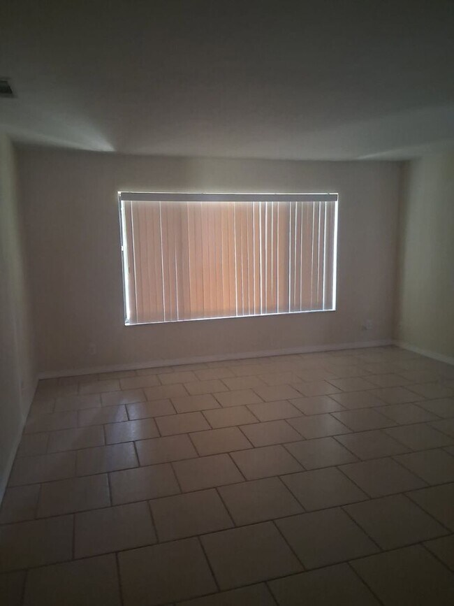Building Photo - 255 S Tropical Trail
