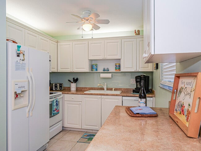 Building Photo - 5400 Jimmy Buffett Mem Hwy