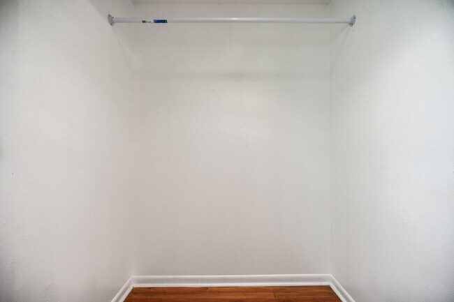 Building Photo - 927 N E St