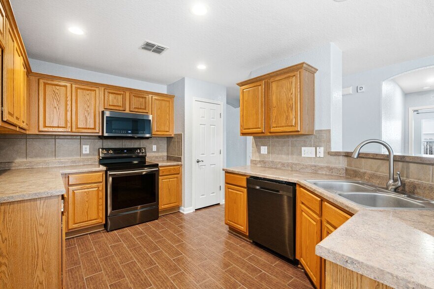 Building Photo - 265 Arcadia Pl