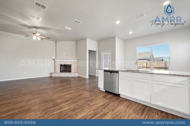 Building Photo - 2034 Kenwood Ave