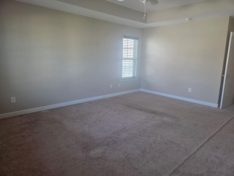 Primary Bedroom - 17.8 x 14.3 - 107 Marsh Creek Dr