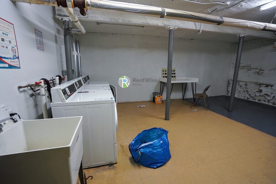 Building Photo - 9 Egremont Rd