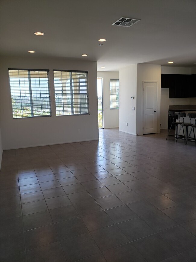 Building Photo - Riverpark 3+3 Single Family Home $4200