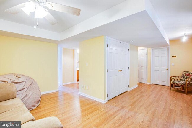 Building Photo - 201 Anchor Cove