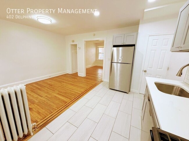 Building Photo - 402 Delphine St