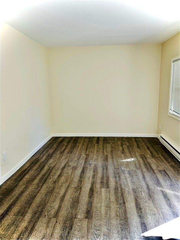 Building Photo - 110 W Willow Dr