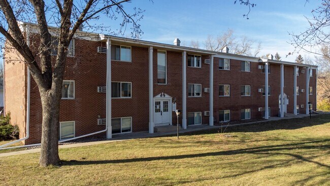 Primary Photo - 2 Bed 1.5 Bath Apartment for rent!