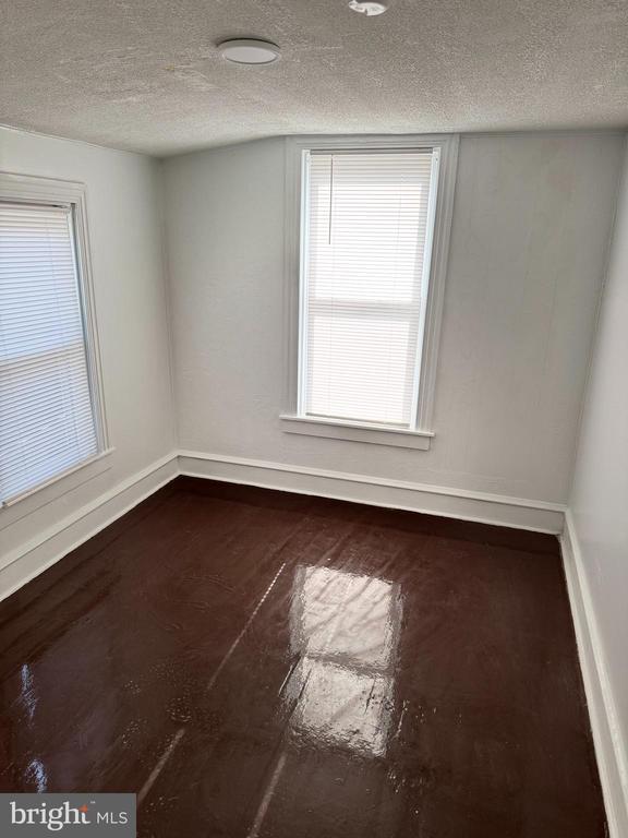 Building Photo - 1060 Pike St