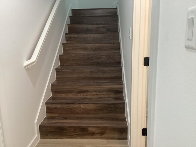 Building Photo - 601 Cata Dr