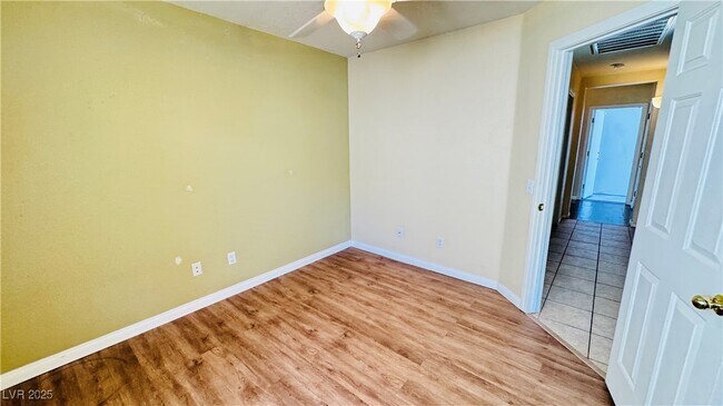 Building Photo - 3846 Waynesvill St